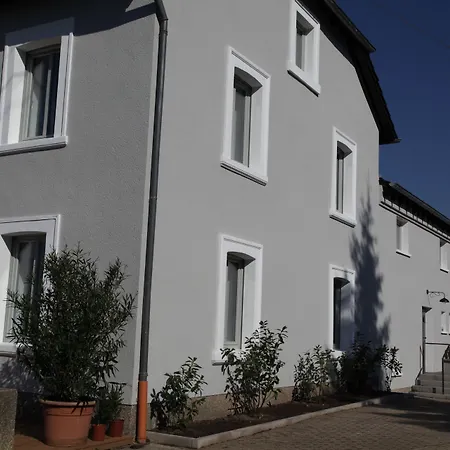 Haus & Hof Guest House-3