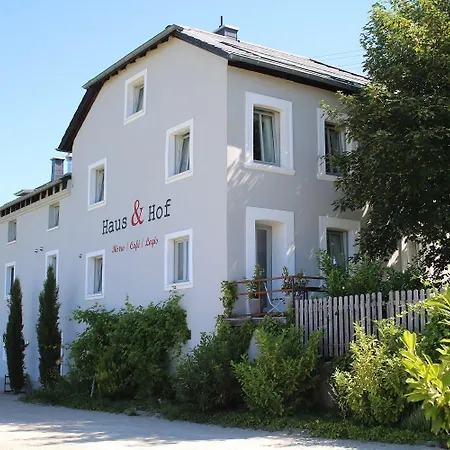 Haus & Hof Guest House-2
